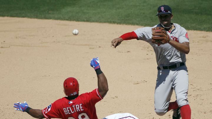 Hamilton pinch-hit double gives Rangers 4-3 win over Red Sox