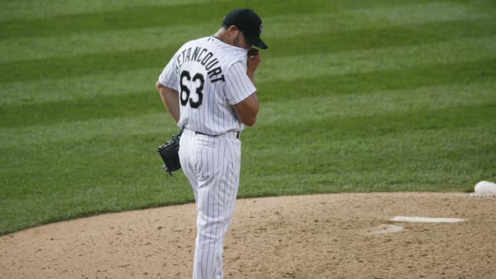 Rockies place Betancourt on DL with vertigo symptoms