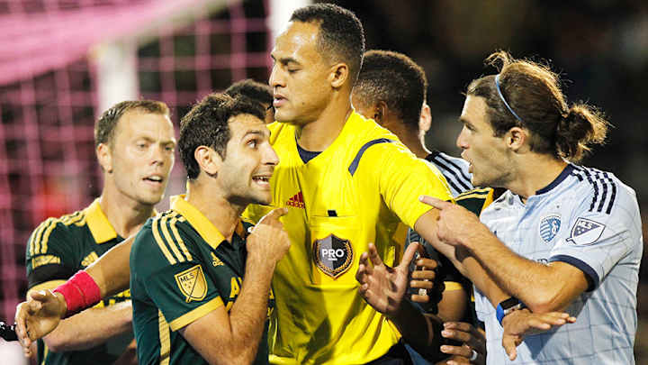 MLS capsules: Sporting KC moves up while Toronto FC nears playoff berth