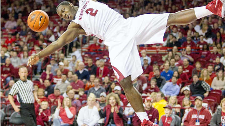 Wacky College Basketball Photos