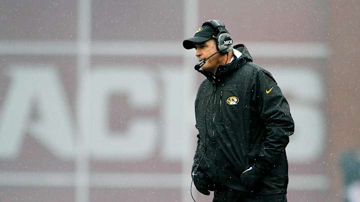 Collins' 3 TDs leads Arkansas past Missouri 28-3