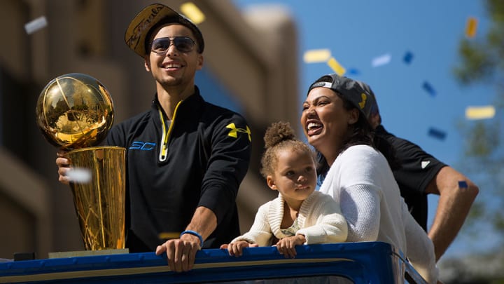 Sports Illustrated tabs Stephen Curry as the 2015 NBA Player of the Year