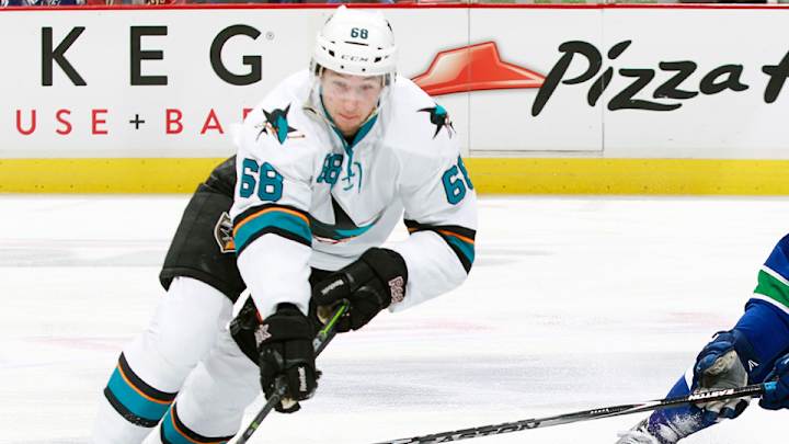 Sharks' Melker Karlsson scores goal behind-the-back from his stomach