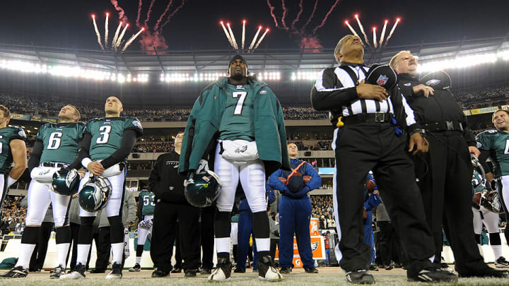 SI Vault: Is it O.K. to cheer for Michael Vick?