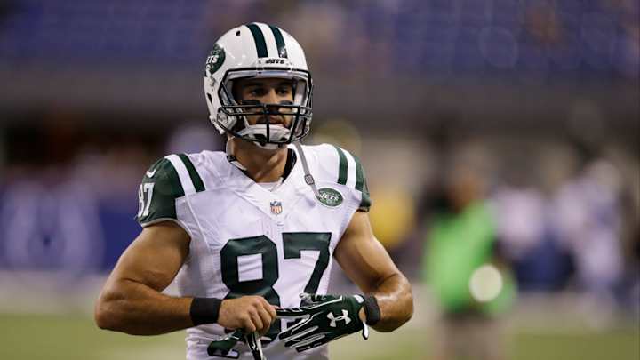 Jets WR Eric Decker (knee) is day to day Jets WR Eric Decker (knee) is day to day