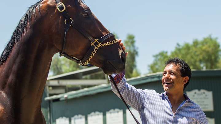 Triple Crown winner Victor Espinoza returns to riding