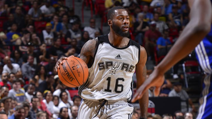 Watch: Spurs guard Jonathan Simmons throws down massive dunk