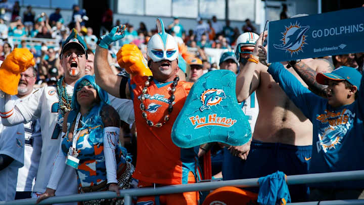 Dolphins bringing back white hankies tradition for Monday Night Football Dolphins bringing back white hankies tradition for Monday Night Football