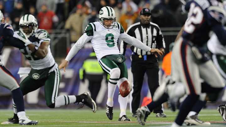 Jets cut punter Steve Weatherford after four days with team