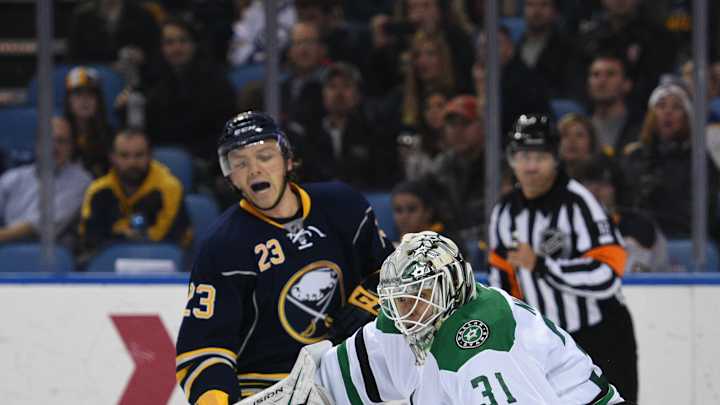Nichuskin, Niemi lead Stars past Sabres for 15th win