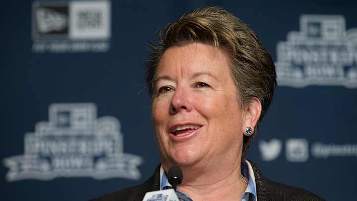 Penn State AD apologizes for calling Joe Paterno tribute 'inappropriate'