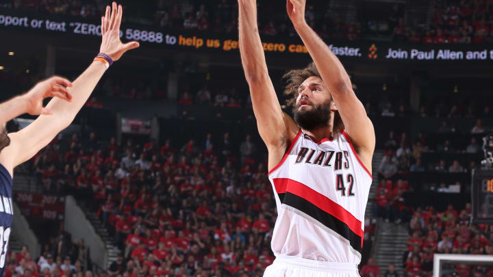 AP source: Knicks agree to deal with center Robin Lopez AP source: Knicks agree to deal with center Robin Lopez