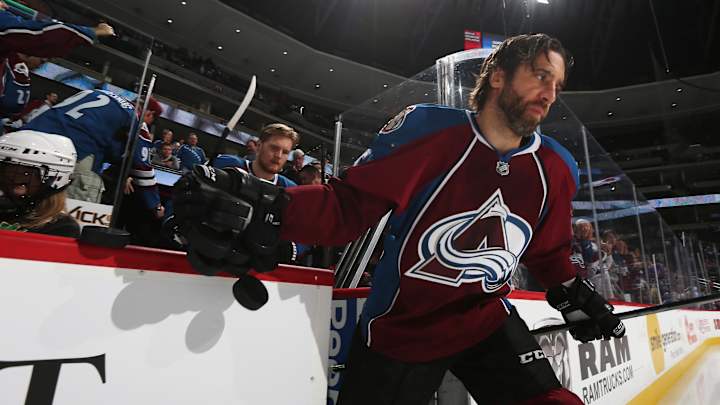 Boston Bruins acquire Max Talbot from Colorado Avalanche
