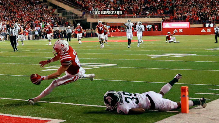 Officials take center stage again, not because they're stars