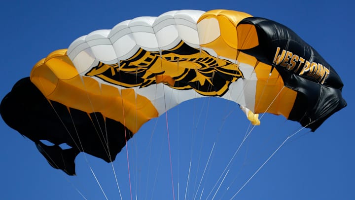 James scores 3 TDs, Rutgers beats Army 31-21 James scores 3 TDs, Rutgers beats Army 31-21