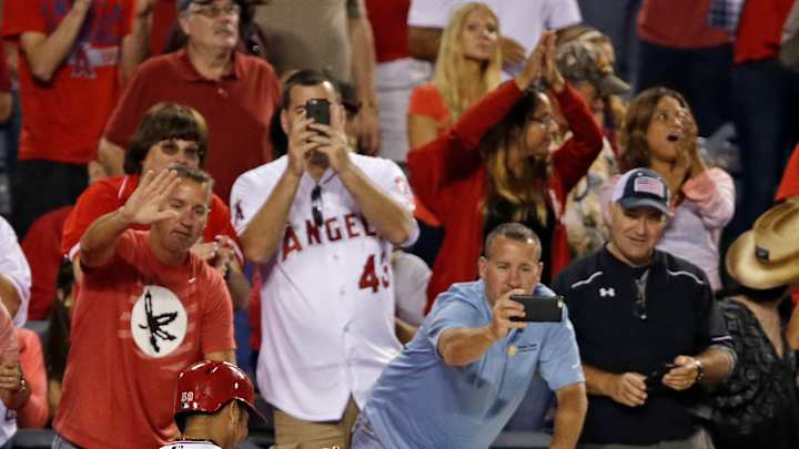 Weaver delivers, Perez HRs in Angels' 1-0 win over White Sox