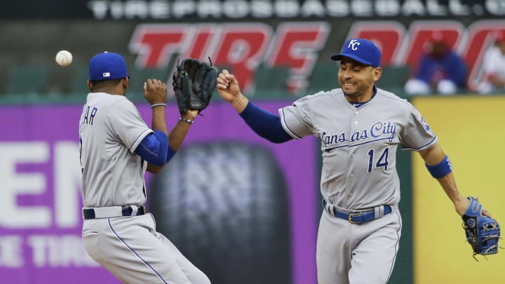 Fielder, Choo back Gallardo as Rangers beat Royals 5-2