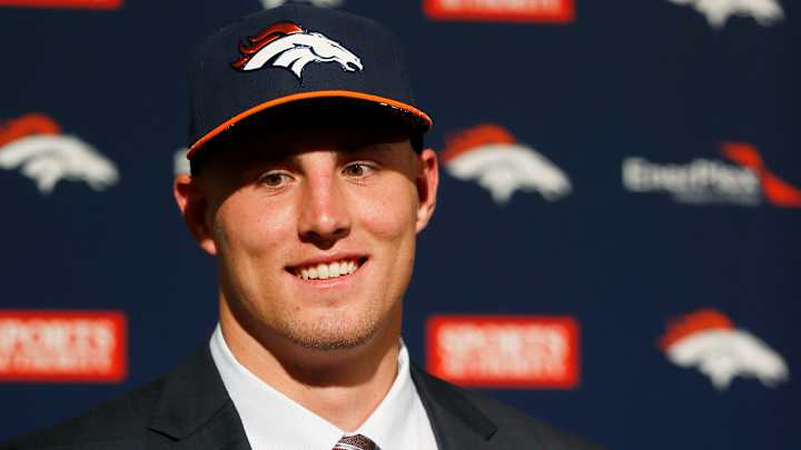 Broncos rookie suffers major knee injury at practice