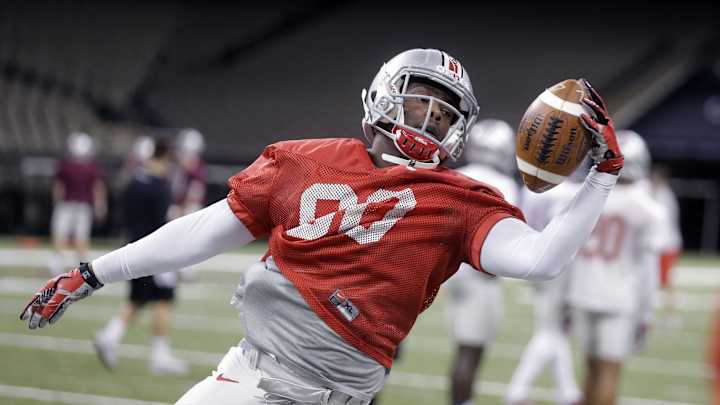 Ohio State loses WR Brown for season to left leg injury Ohio State loses WR Brown for season to left leg injury