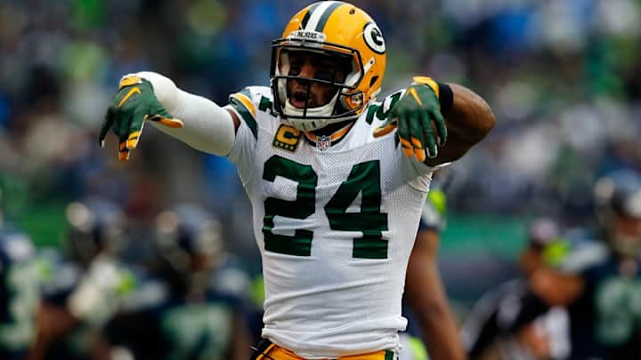 Packers' Clay Matthews teases Jarrett Bush over restaurant incident