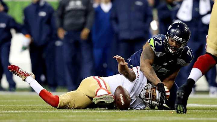 Seahawks DE Michael Bennett criticizes NFL for catering to offenses