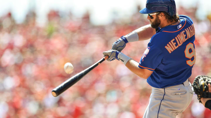 Mets designate Kirk Nieuwenhuis for assignment, promote Darrell Ceciliani