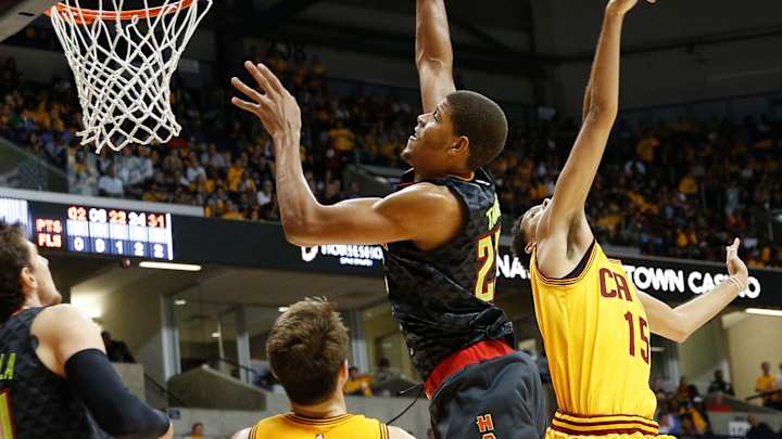 Teague leads Hawks over Cavaliers 98-96 in preseason opener