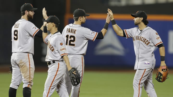 Giants hit 3 HRs off struggling Harvey in 8-5 win over Mets