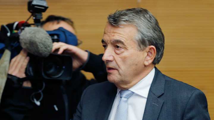 German FA president quits amid 2006 World Cup bribery scandal German FA president quits amid 2006 World Cup bribery scandal