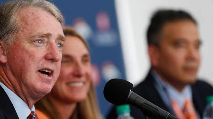 Kubiak hoping history repeats itself with Elway, Manning