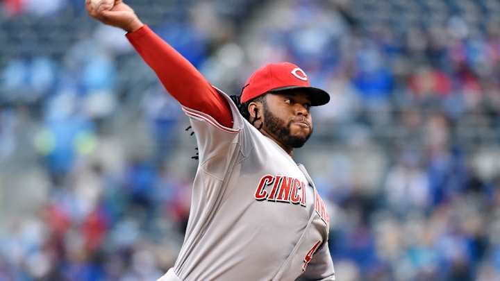 Reds’ Johnny Cueto (elbow) expects to start Tuesday vs. Phillies Reds’ Johnny Cueto (elbow) expects to start Tuesday vs. Phillies