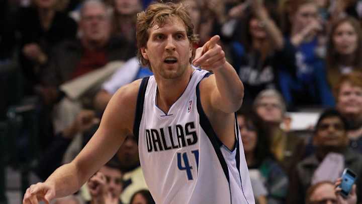 Watch Dirk Nowitzki play guitar and sing David Hasslehoff