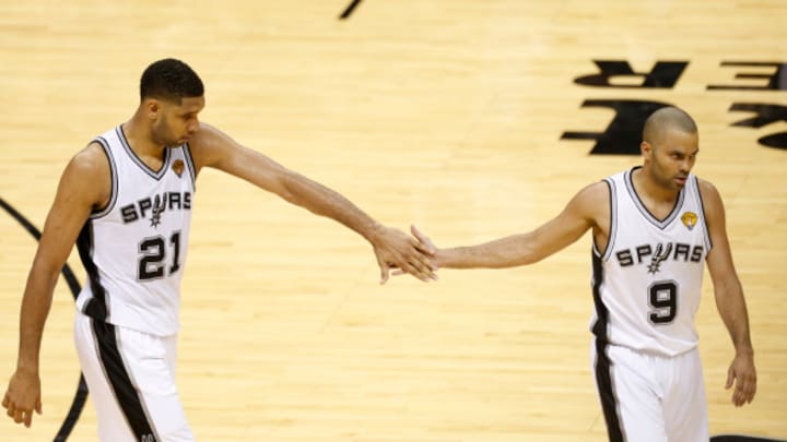 Spurs' Tony Parker, Tim Duncan defend LeBron James for sitting with cramps Spurs' Tony Parker, Tim Duncan defend LeBron James for sitting with cramps