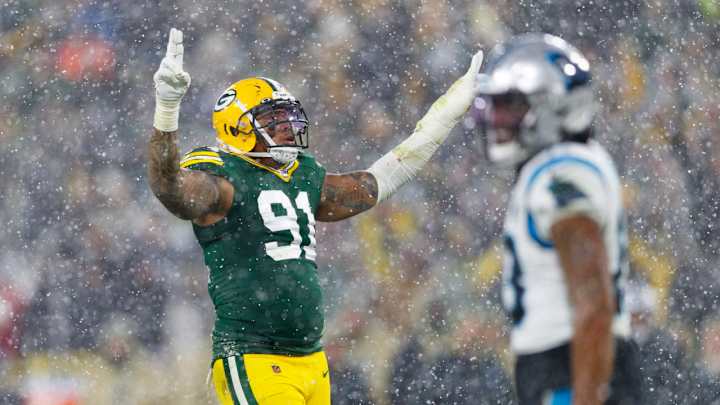 Watch: Preston Smith Buying Rolexes for Entire Defense After Hitting 10 Sacks