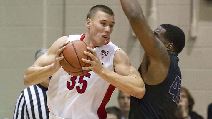 Arizona shows its flaws in narrow escape against Kansas State in Maui