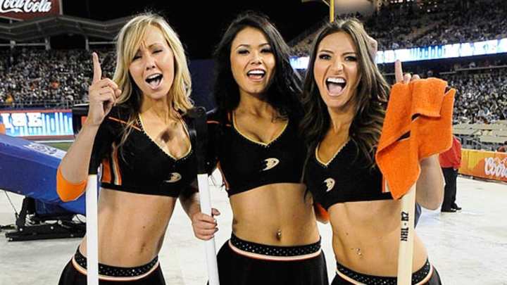 Anaheim Ducks Power Players (Ice Girls)