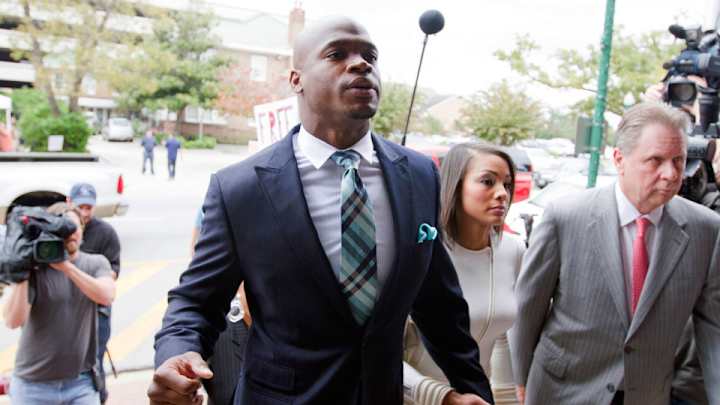 Report: Adrian Peterson’s suspension could extend into 2015 season