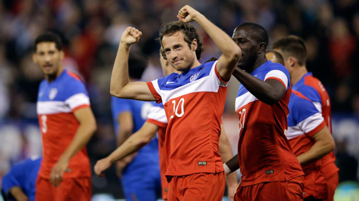 MLS Notes: Mix Diskerud-to-Crew hits snag, Chivas USA sale coming, more