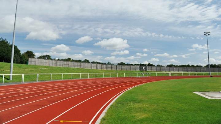 Inaugural Beer Mile Championships features 5 min. mile, new world record
