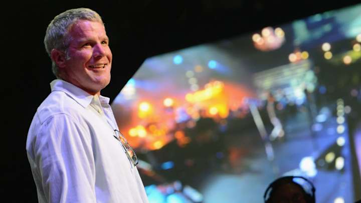 Report: Packers to retire Brett Favre's jersey, induct him into team Hall of Fame Report: Packers to retire Brett Favre's jersey, induct him into team Hall of Fame