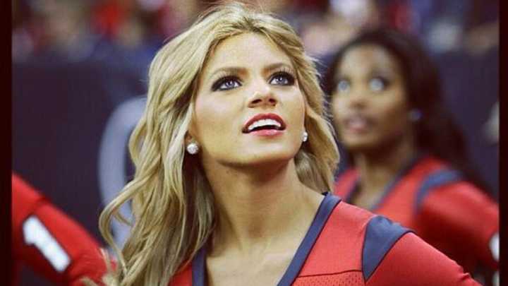 Texans Cheerleader Agrees to Go to Prom with Teen after He Gets 10,000 Retweets