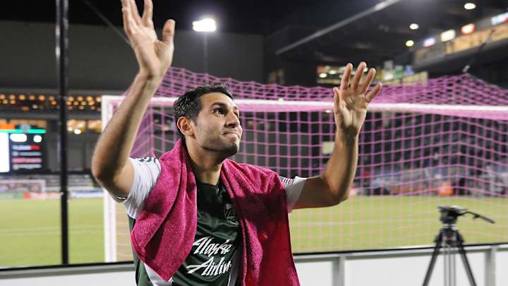 Diego Valeri's two goals keep Portland alive, earn top MLS Week 31 billing Diego Valeri's two goals keep Portland alive, earn top MLS Week 31 billing