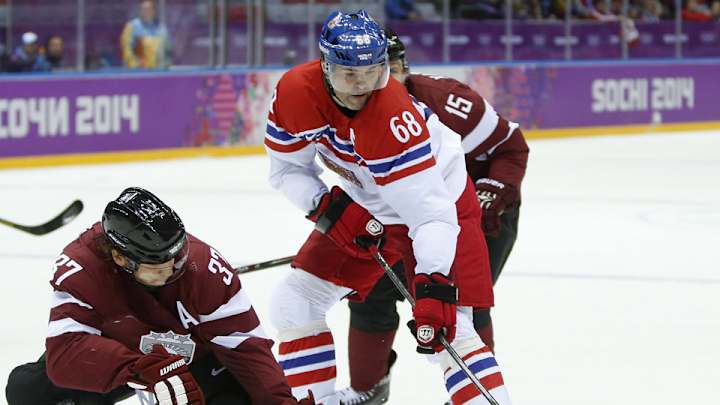Jagr leads Czechs past Latvia 4-2 in men's hockey