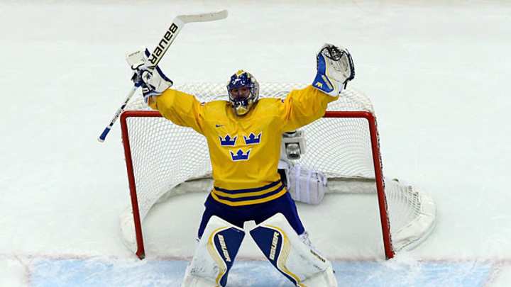 Swedes top Finns 2-1 to reach Sochi Olympics gold medal game