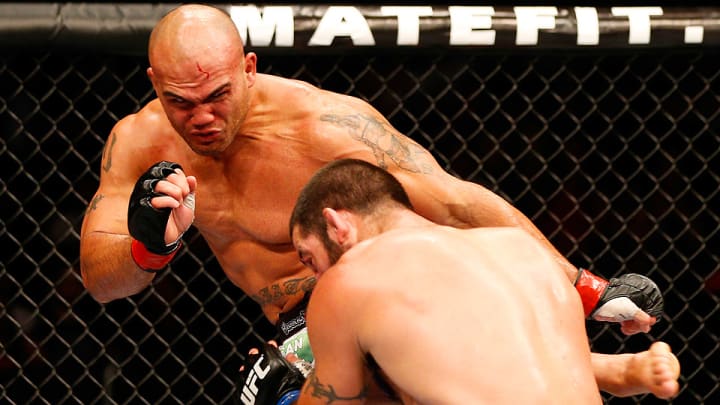 Robbie Lawler prevails against a tough Matt Brown to earn title shot