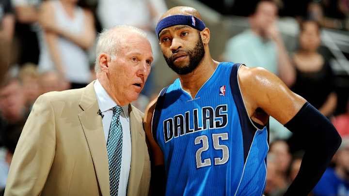 Report: Grizzlies sign Vince Carter to three-year, $12 million deal