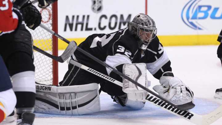 Jonathan Quick sets Kings' franchise wins record by shutting out Panthers