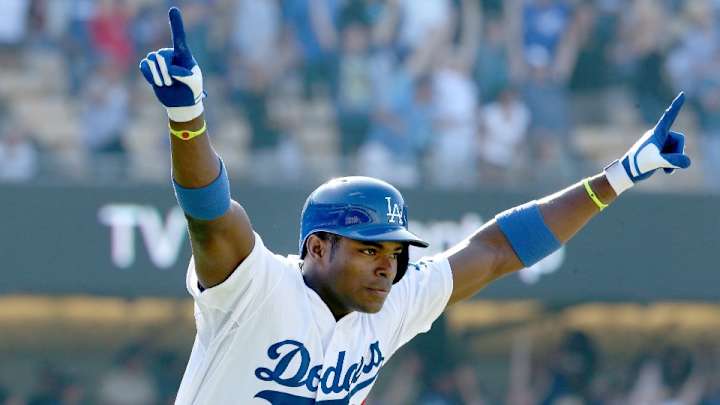 Dodgers' Yasiel Puig has reflexes that would make a cat jealous