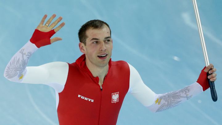 Brodka upsets big names in 1,500, Davis falters