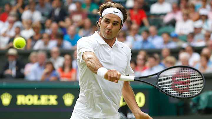 Federer beats Wawrinka, reaches 35th Grand Slam semifinal